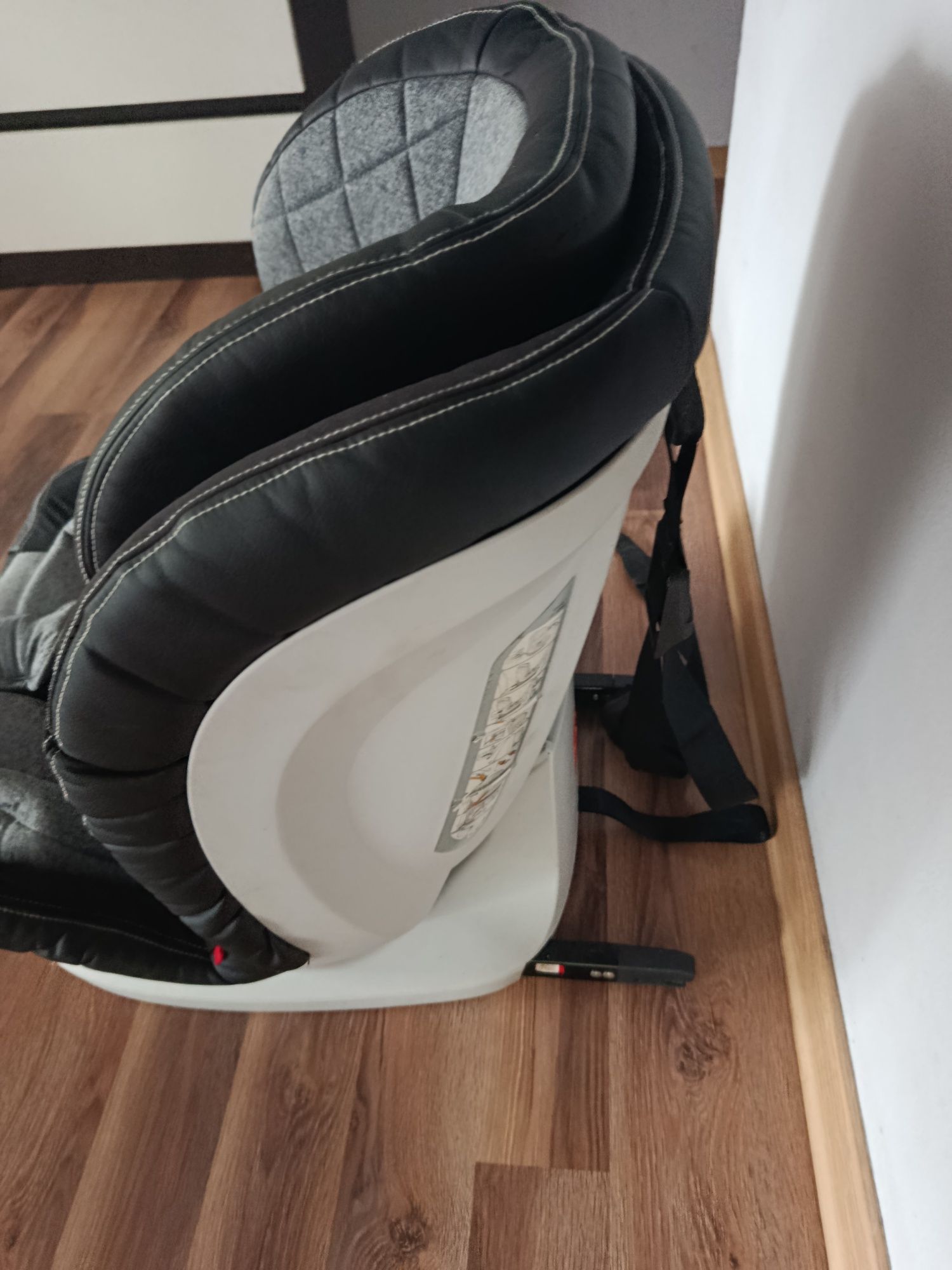 Fotelik samochodowy ISOFIX