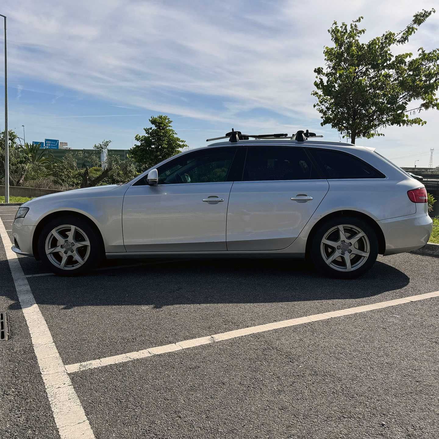 Audi A4 B8 143CV Auto/Pano/CarPlay/Pele/Camara