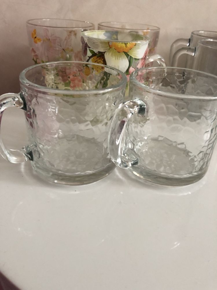 Чайні чашки зі скла та інші