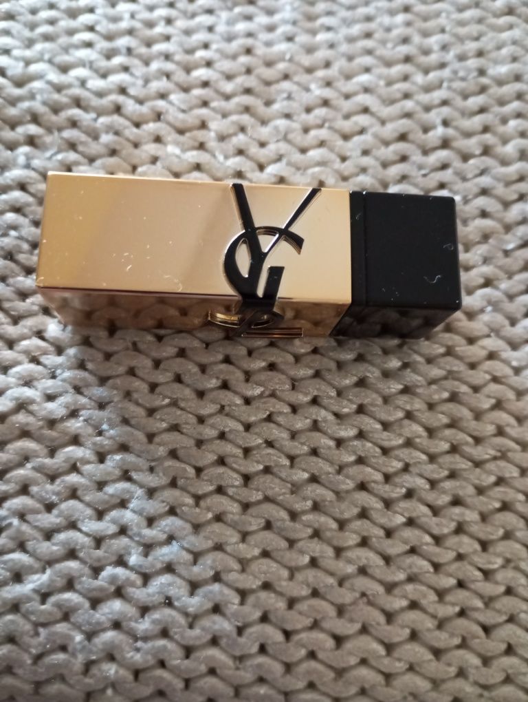 Pomadka do ust YSL