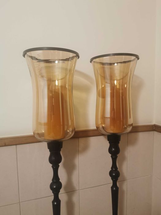2 castiçais altos em metal e vidro TOP