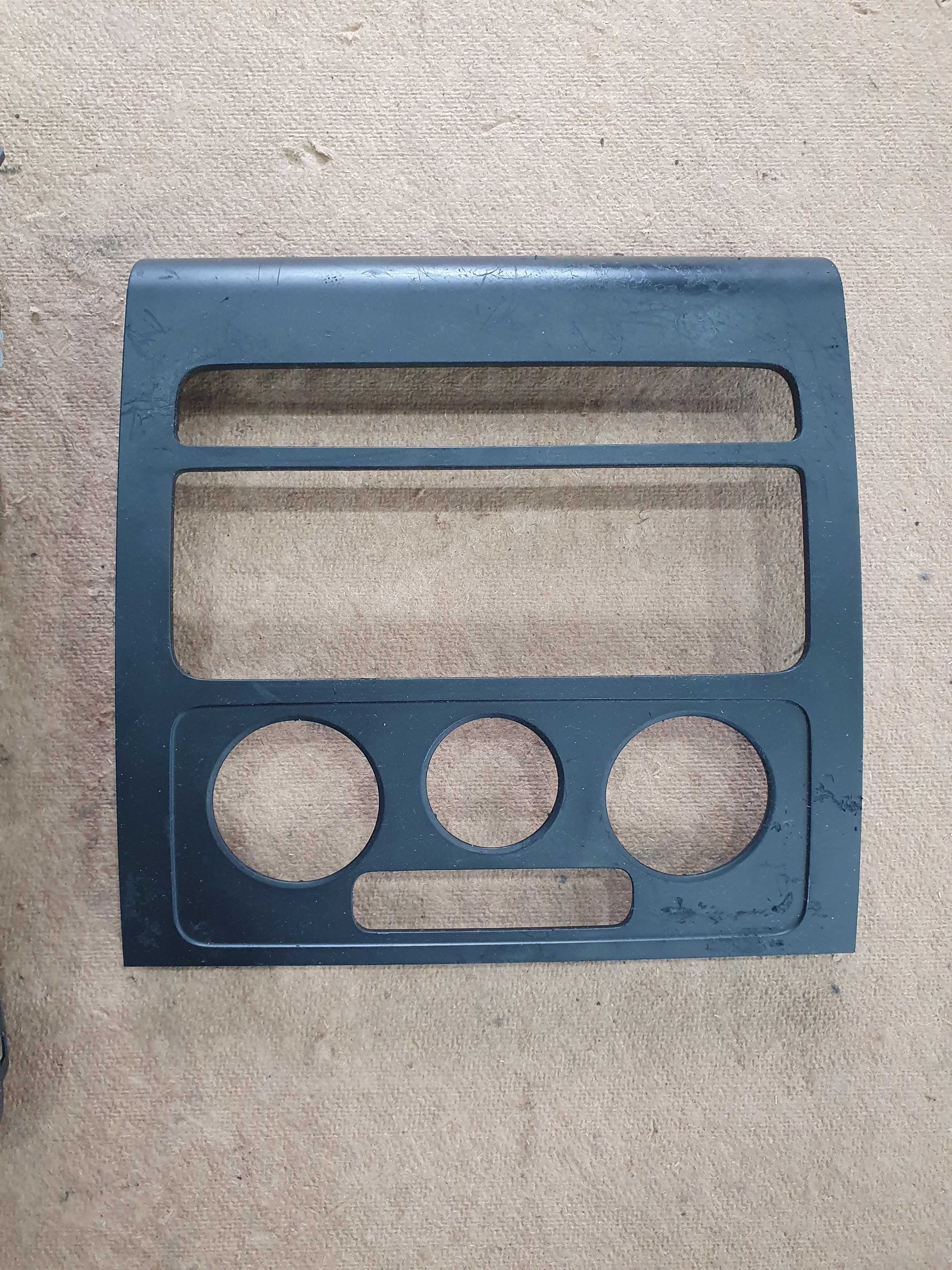 Panel konsola ramka kratka Vw Touran 04 rok kpl