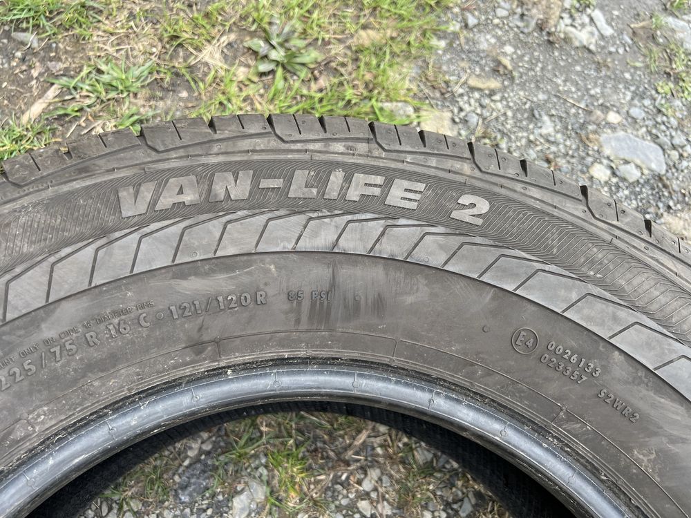 2xopona letnia SEMPERIT w rozkiarze 225/75 R16C
