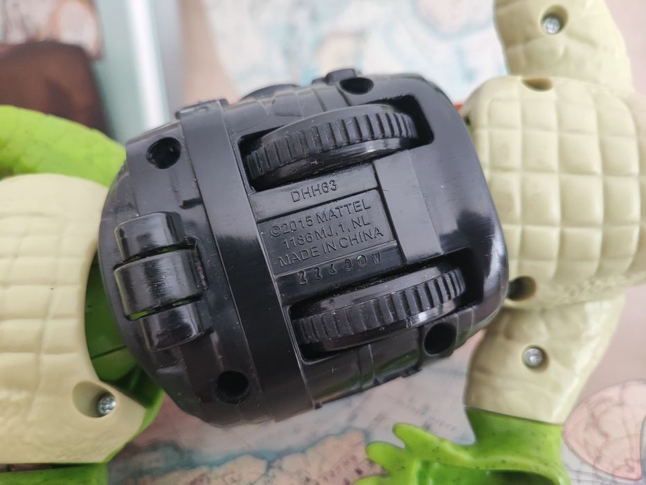 Figurki  2 szt MATTEL 2016,2019  Rekin i Krokodyl