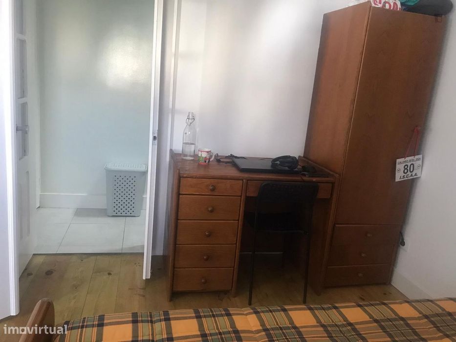 250991 - Quarto c/ cama casal de apartamento...