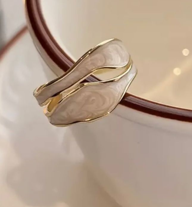 Каблучка емаль нова