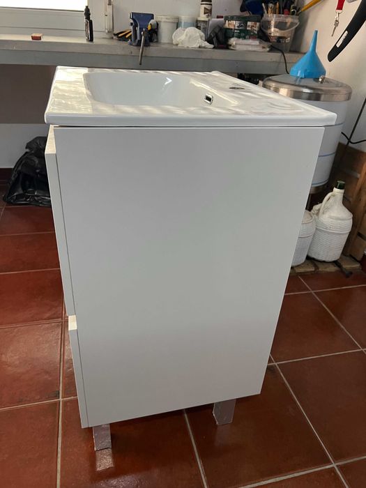 Móvel casa de banho branco