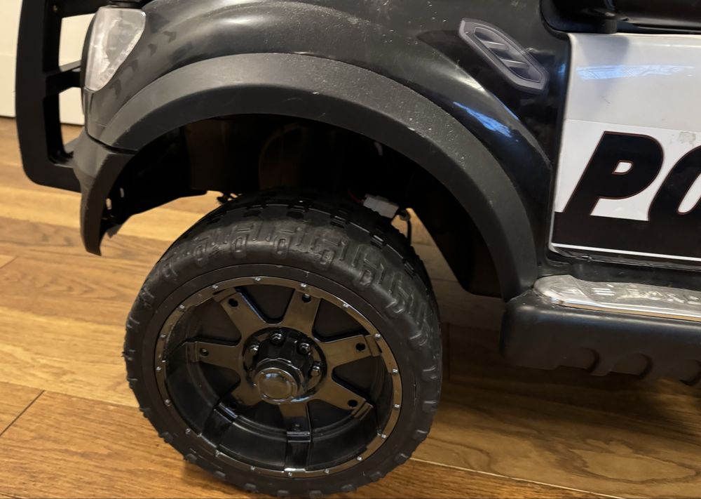 POLICJA duży pojazd na akumulator FORD RANGER