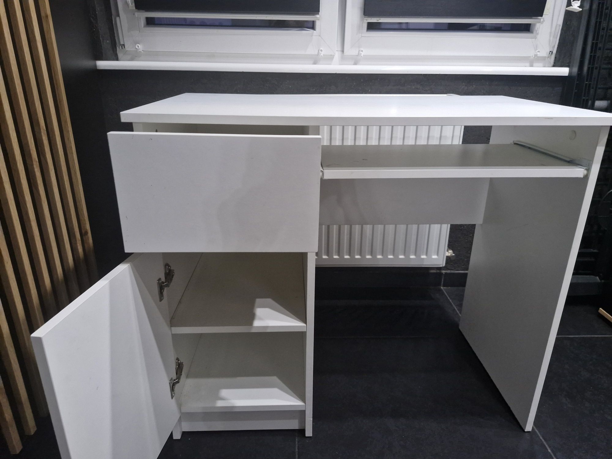 Białe Biurko z Ikea