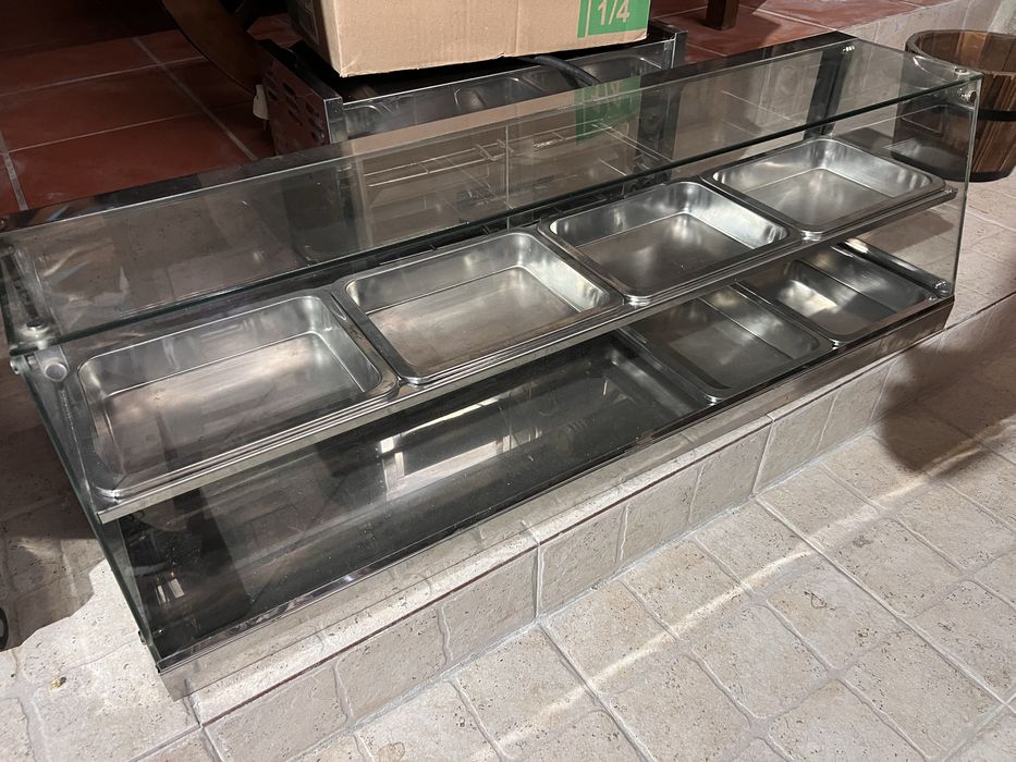Vitrine para bolos e petiscos