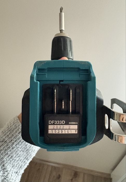 Makita DF333D Wiertarko - wkrętarka 12 V + 2 x 1,5 Ah