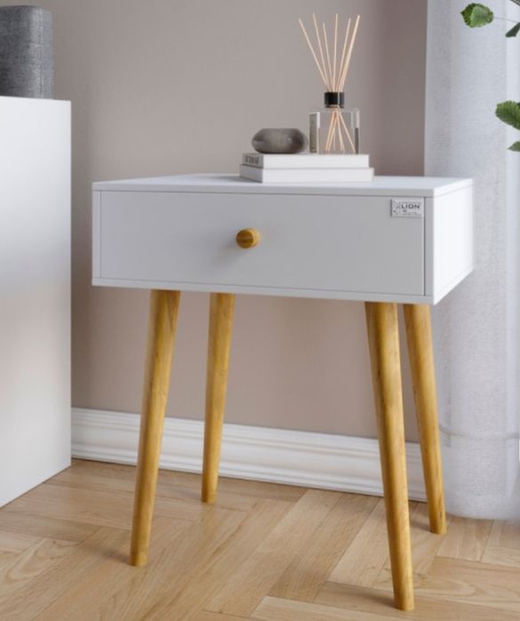 Приліжкова тумба