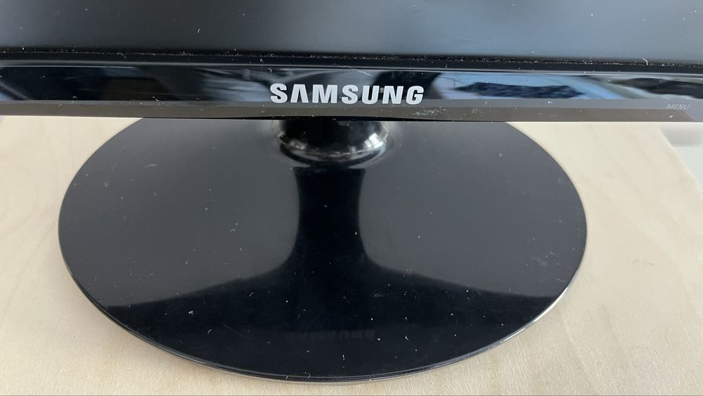 Monitor Samsung 19”