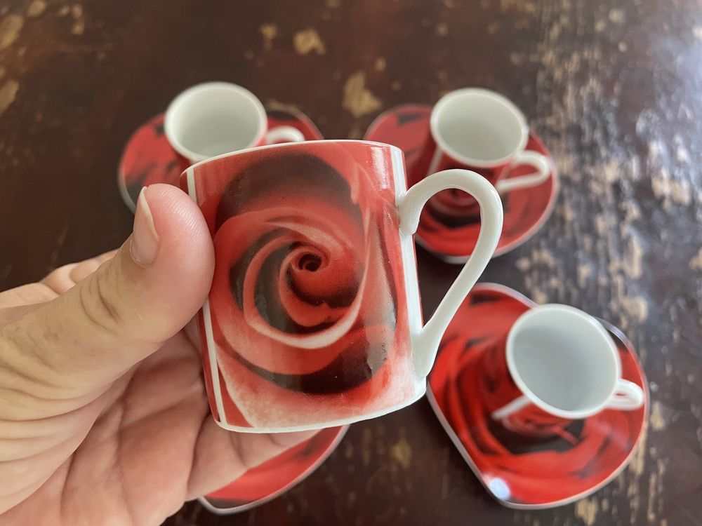 Conjunto de café em porcelana fina