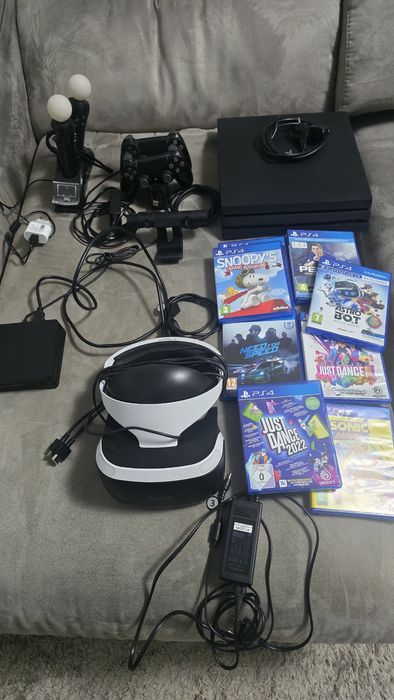 Playstation 4 Pro 1T + PSVR + 2 comandos e Câmara e carregador Sony