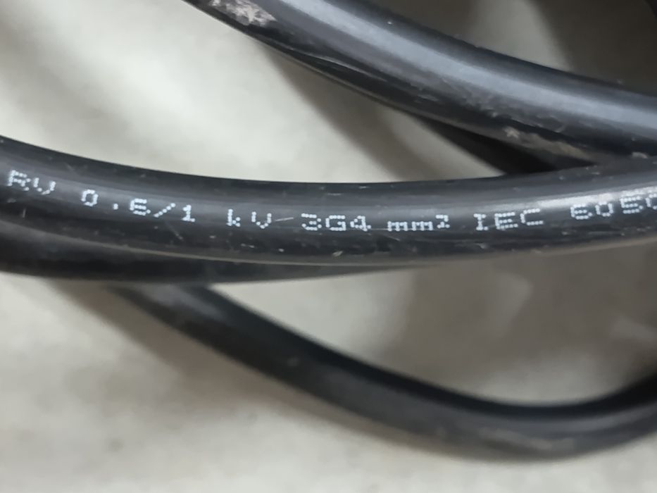 Cabo eléctrico rígido 3G4 mm