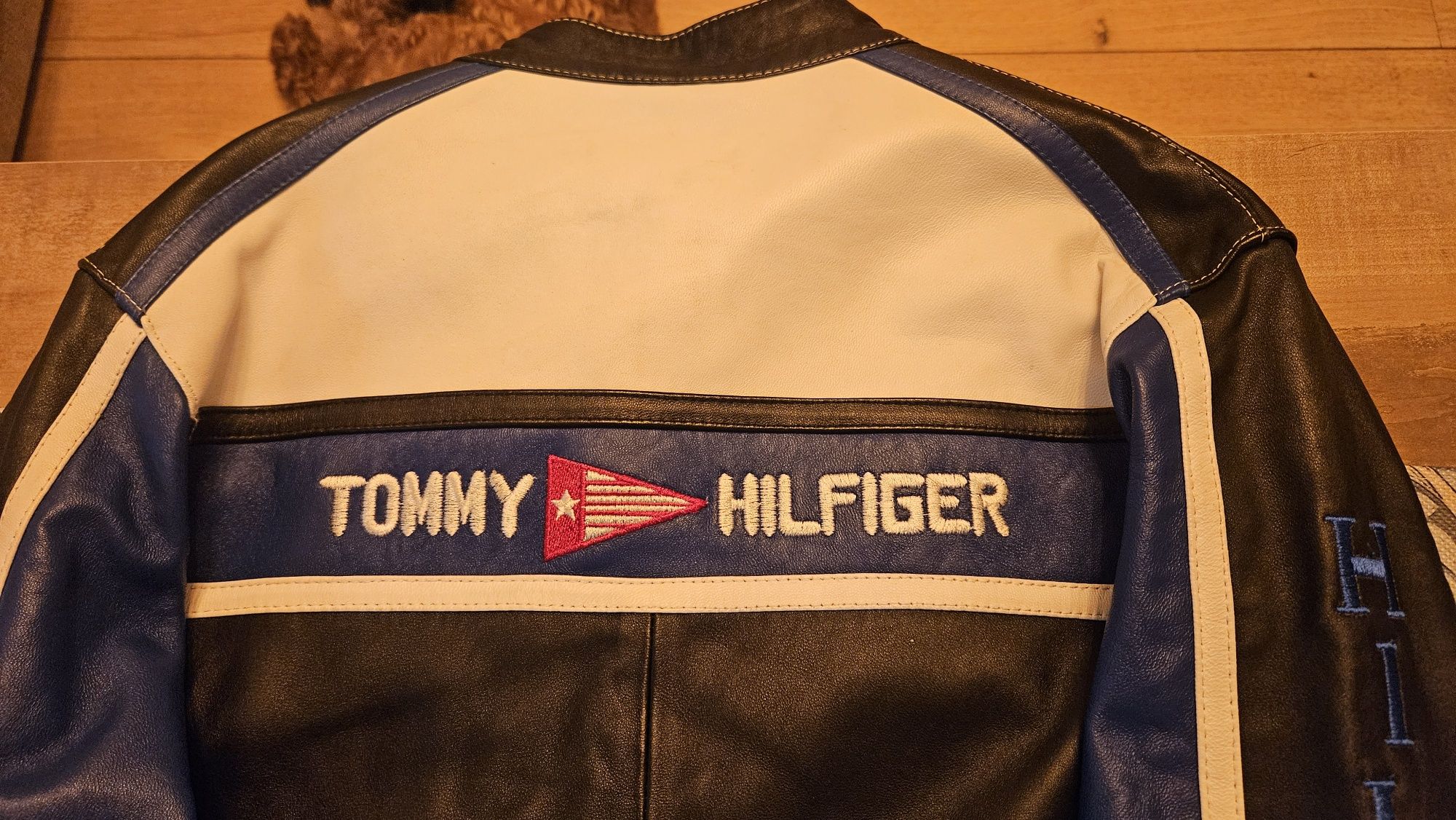 Kurtka tommy hilfiger jak nowa