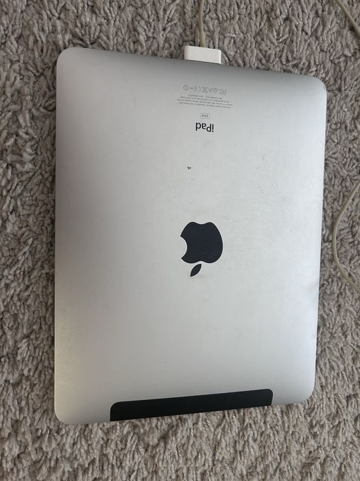 Ipad antigo mas funcional com capa de teclado