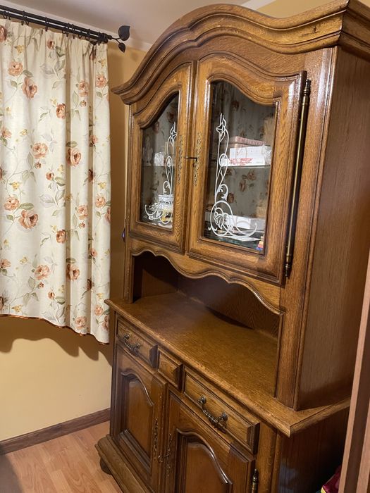 Kredens dębowy do jadalni, salonu, biura