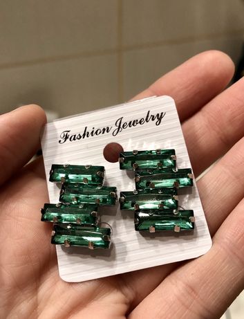 Kolczyki sztyfty z zielonymi kryształkami NOWE