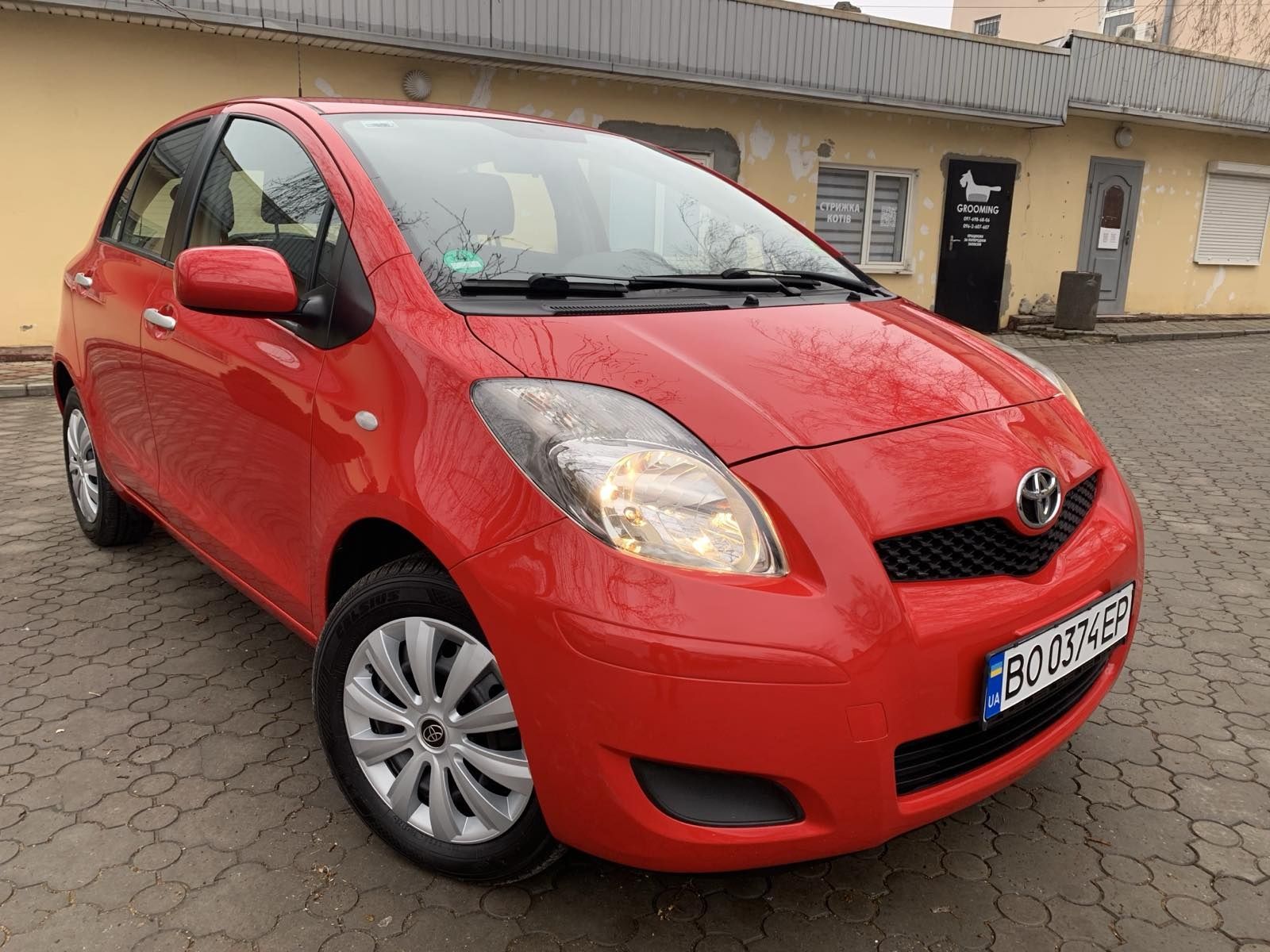 TOYOTA Yaris 2011