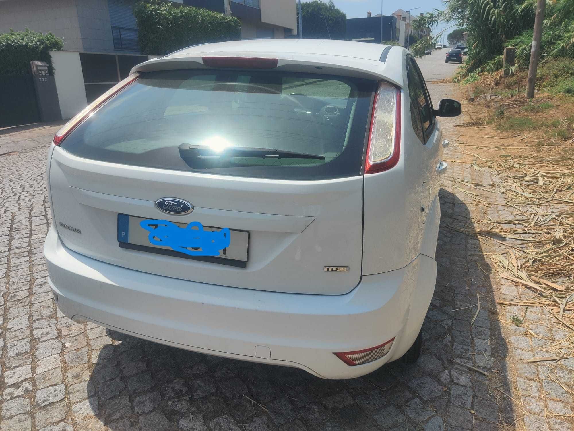 Ford Focus Branco em Excelentes Condições