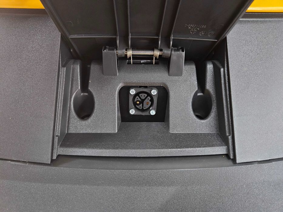 Stiga Gyro 900e szerokość robocza 125 cm na jednym ładowaniu 13000 m2