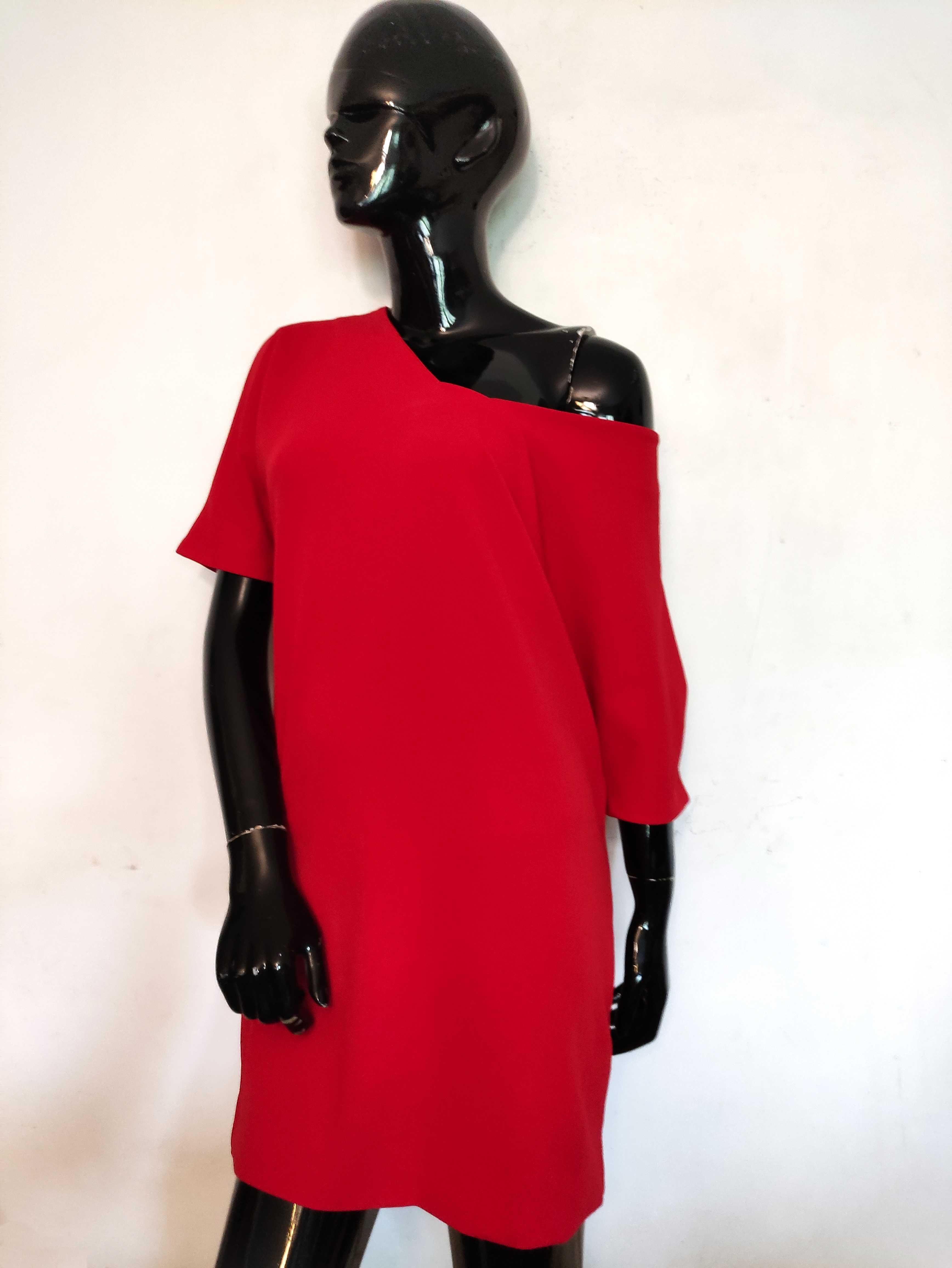 czerwona pudełkowa sukienka z rozcięciami na rękawach r.36/38 Reserved