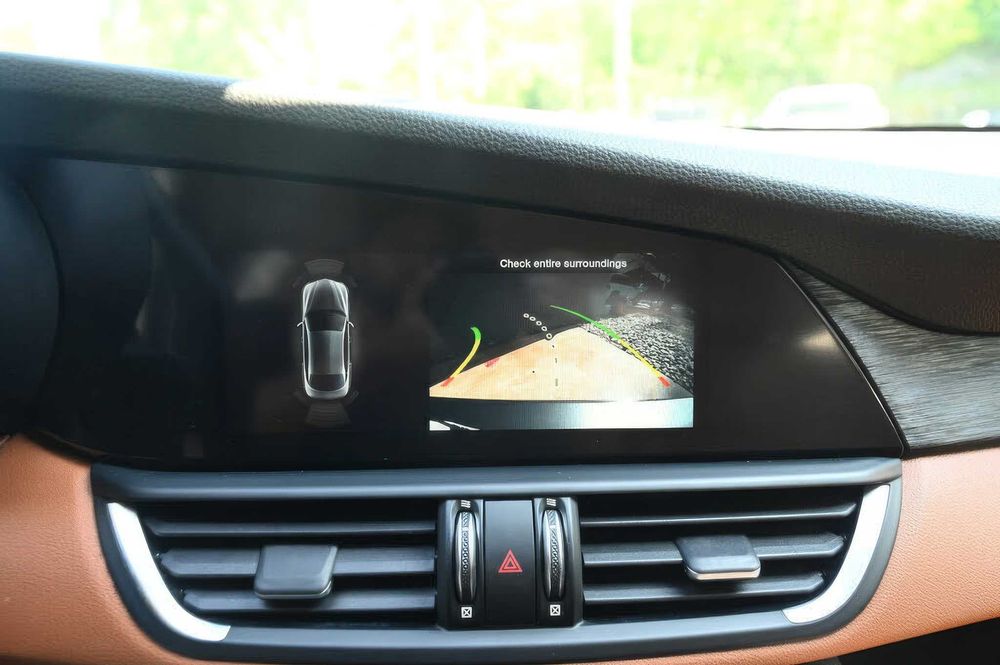Alfa Romeo Giulia Sprint      2021
