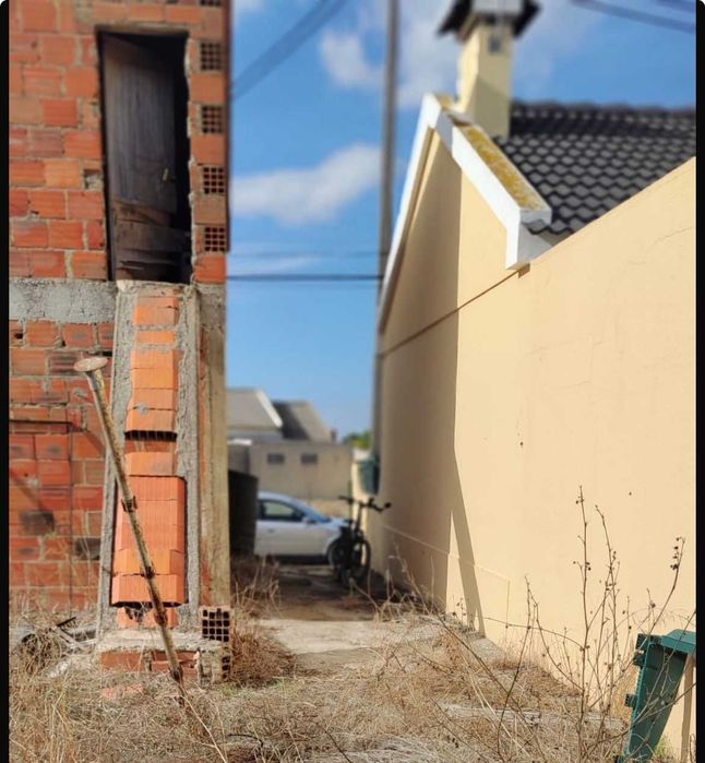 Terreno com Construção