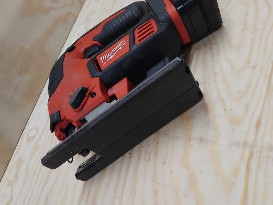 Milwaukee m18 BJS z akumulatorem 5Ah wyrzynarka
