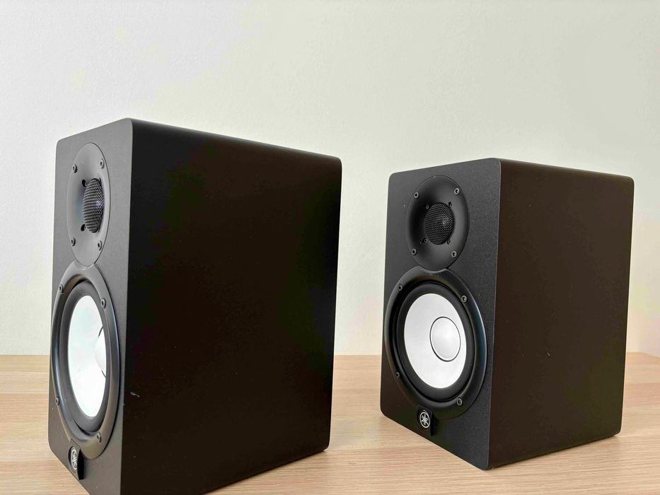 Yamaha HS5: Par de colunas monitoras de estúdio