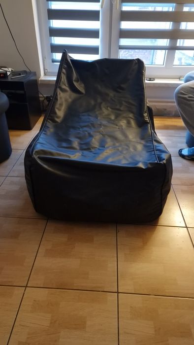 Czarny fotel worek młodzieżowa pufa 75x60