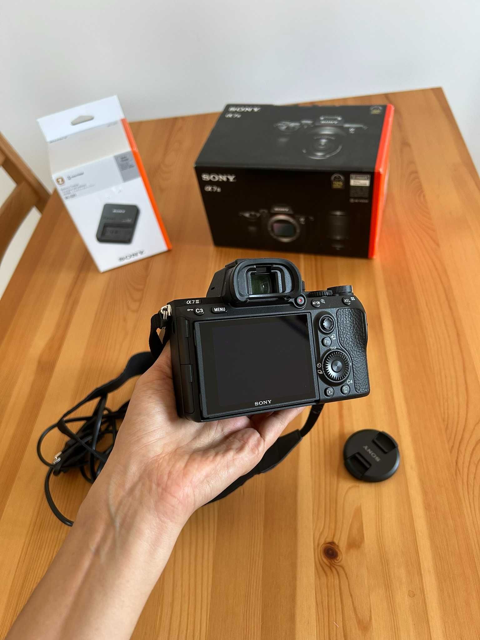 SONY a7 III + 28-70mm + carregador *NOVA* com GARANTIA Sony