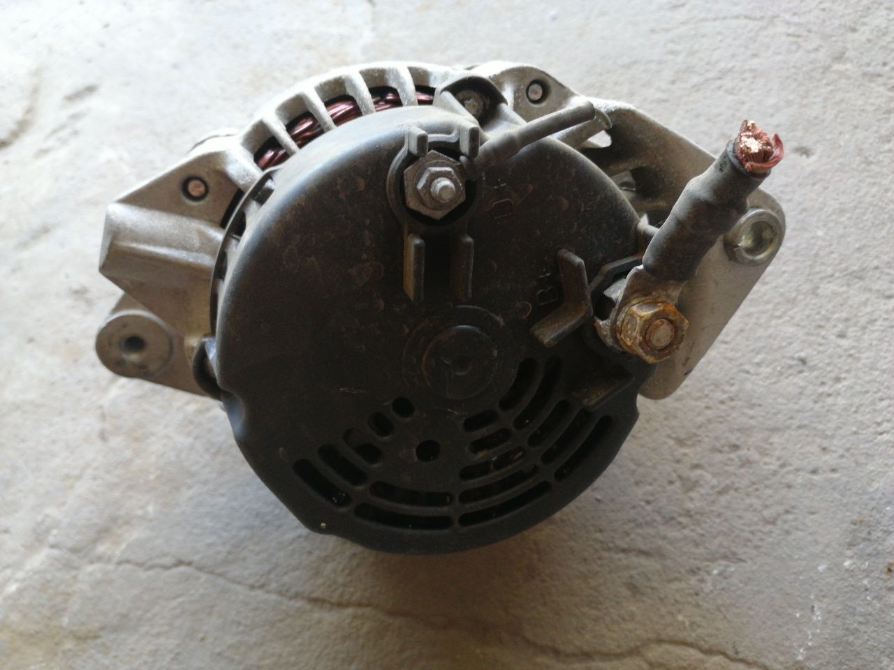 Alternator Opel zafira 2.0 benzyna