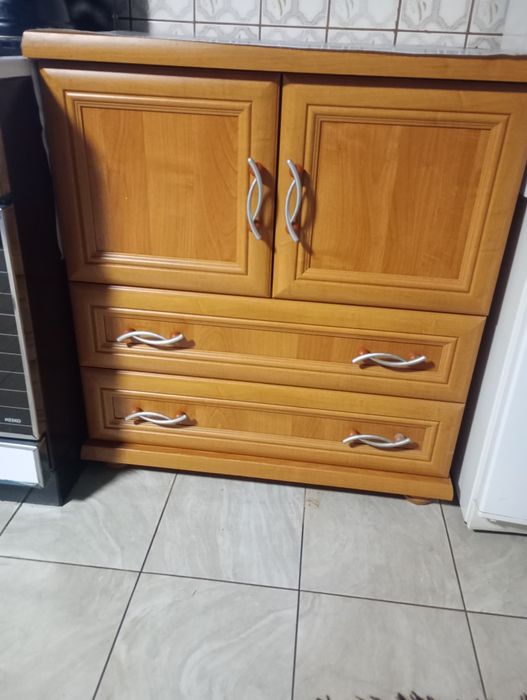 Sprzedam komodę.