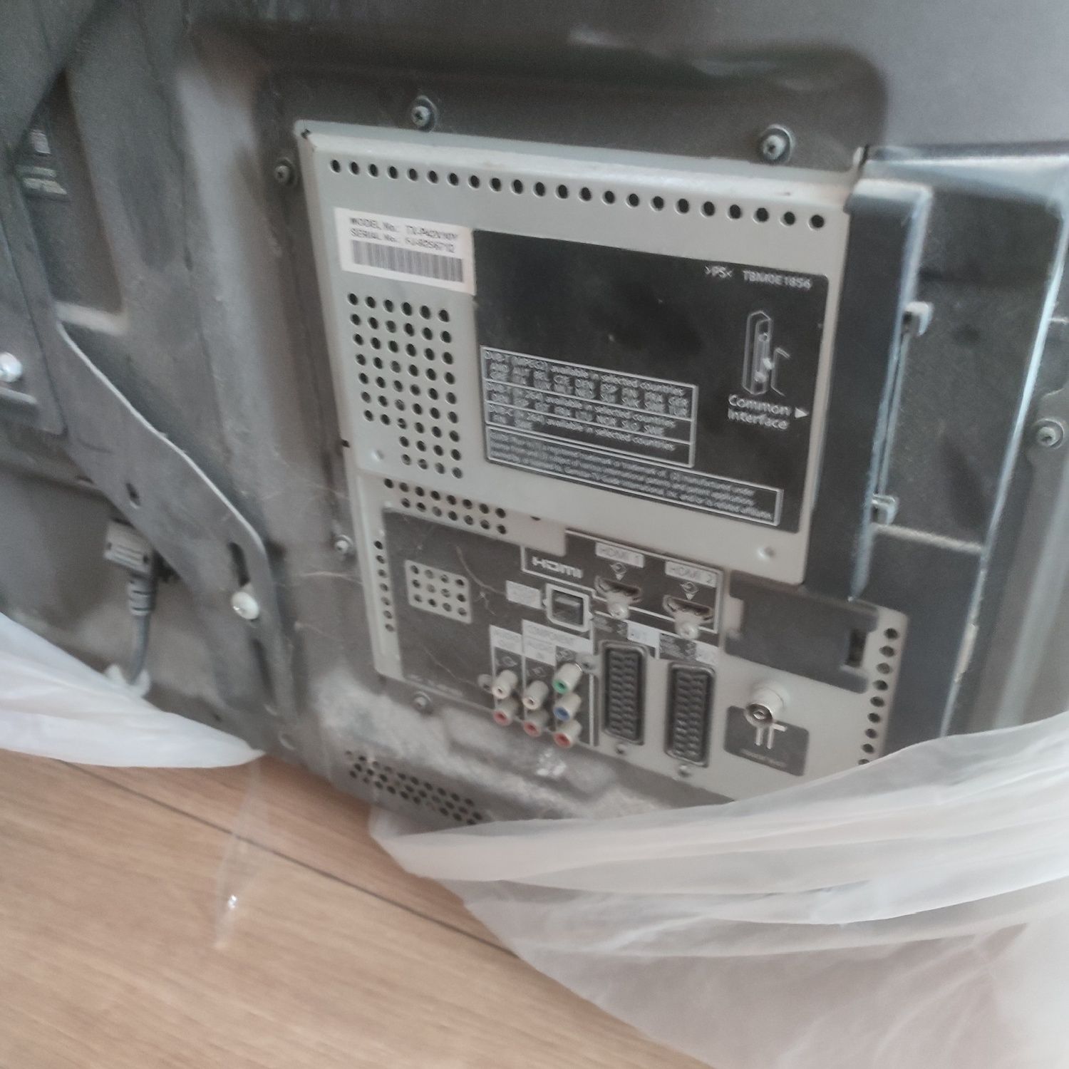 Panasonic viera z wieszakiem