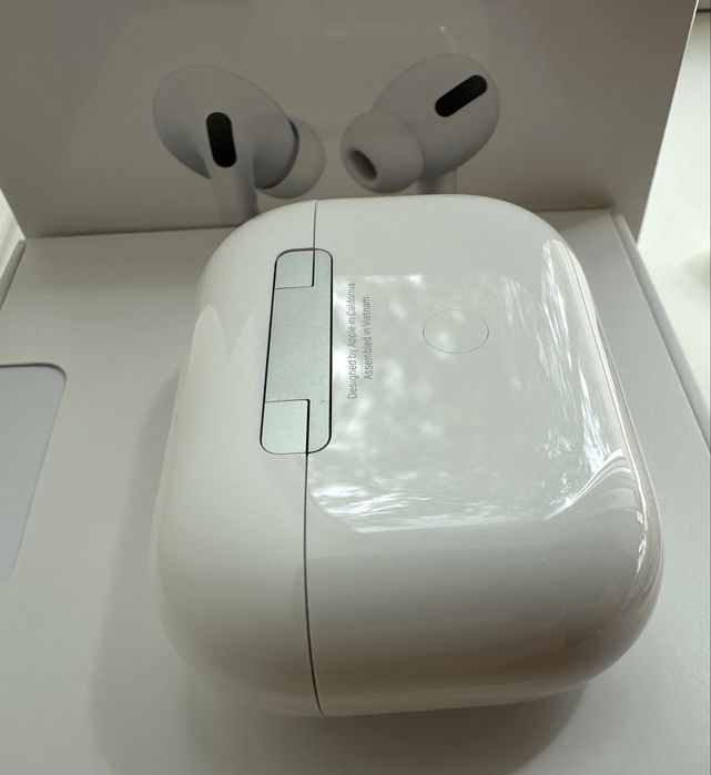 Оригинальные наушники Apple AirPods Pro