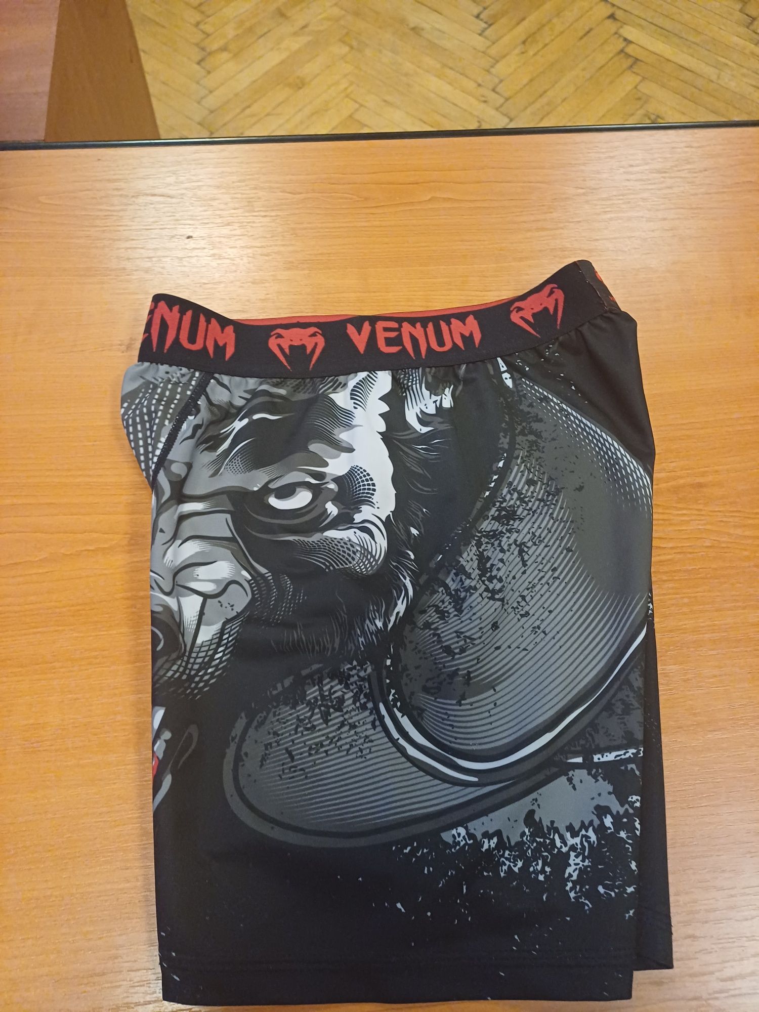 Комплект ММА  VENUM (рашгард та шорти)
