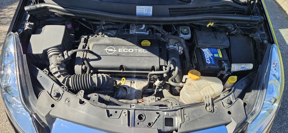 Opel Corsa D 1.6T GSi OPC 150koni