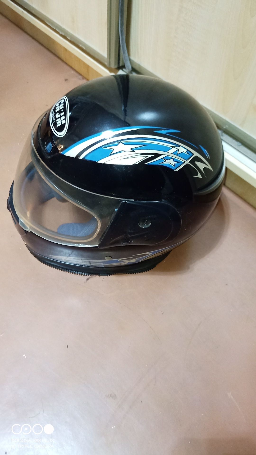 Шлем для мотоцикла (мопеда)