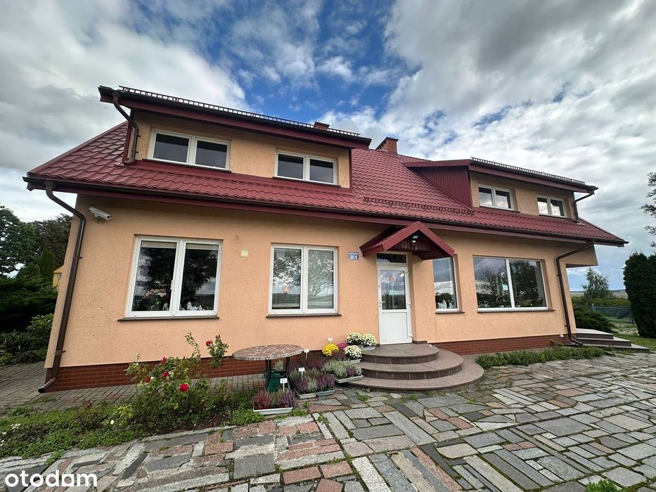 Przestronny dom 195,5 m² z garażem i działającym biznesem.