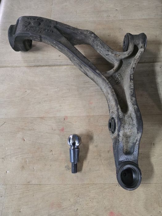 Реставрація  шарових опор, алюмінієвих та залізних ричагів.