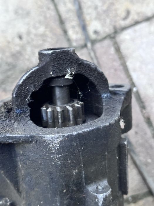 Стартер Рено трафік