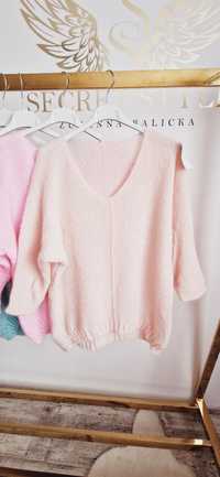 Pastelowy brzoskwiniowy sweter z dodatkiem wełny Uniwersalny