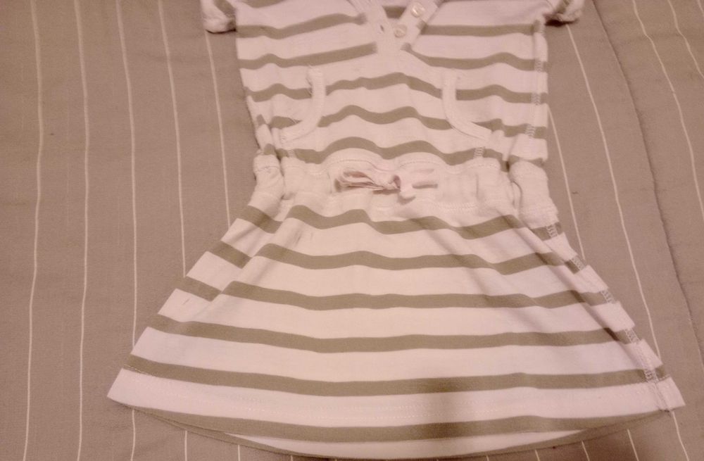 Vestido com capuz, manga curta, fita ajustável na saia 2 anos -  C&A