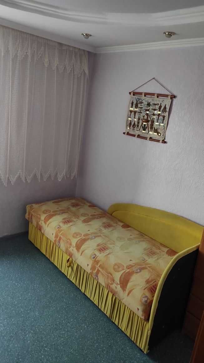 3к квартира в цегляному будинку, 3 кімнати. Центр міста