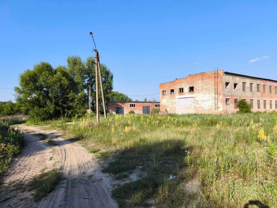 Продам виробничо  складську  базу пгт  Ріпки Чернігівської області
