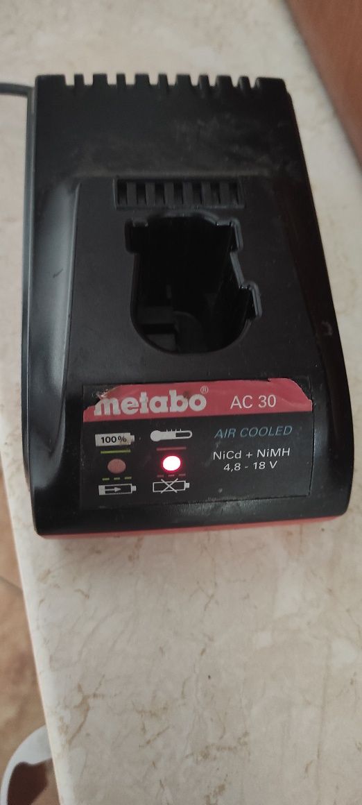 Ładowarka Metabo AC30
