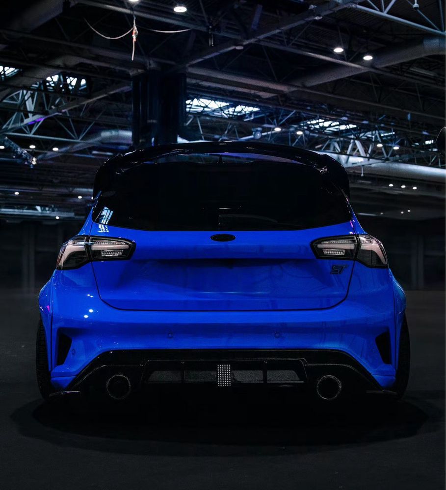 Tylne lampy Ford Focus ST mk4